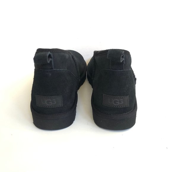 UGG CLASSIC ULTRA MICRO MINI BLACK SHEARLING LINED BOOT US 7 / EU 38 / UK 5